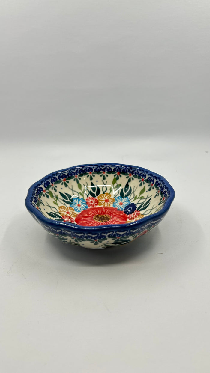 A268 Small Scalloped Dish - D60