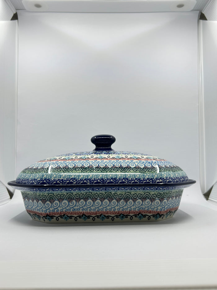 Baker ~ Covered Casserole ~ 8"W x 10.25"L ~ U5198 ~ U3!