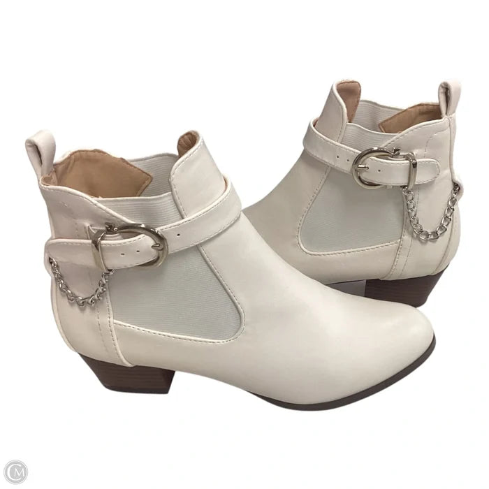Boots Ankle Heels By Clothes Mentor In White, Size: 7.5