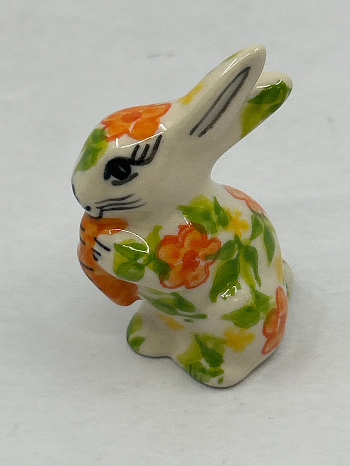Mini Bunny with Carrot - Big Orange Daisy - A1