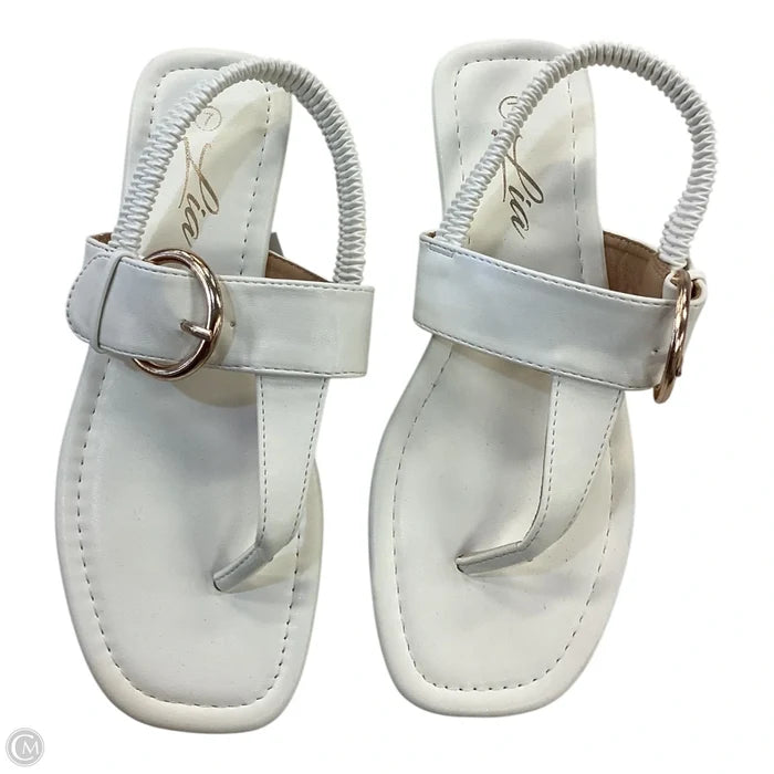Sandals Flats By Clothes Mentor In White, Size: 7