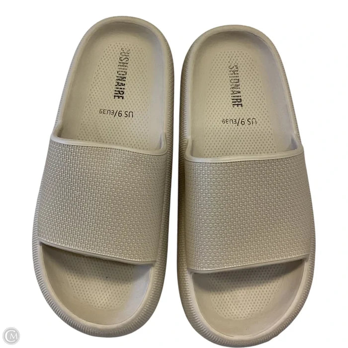 Sandals Flats By Cushionaire In Cream, Size: 9