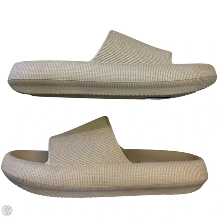 Sandals Flats By Cushionaire In Cream, Size: 9