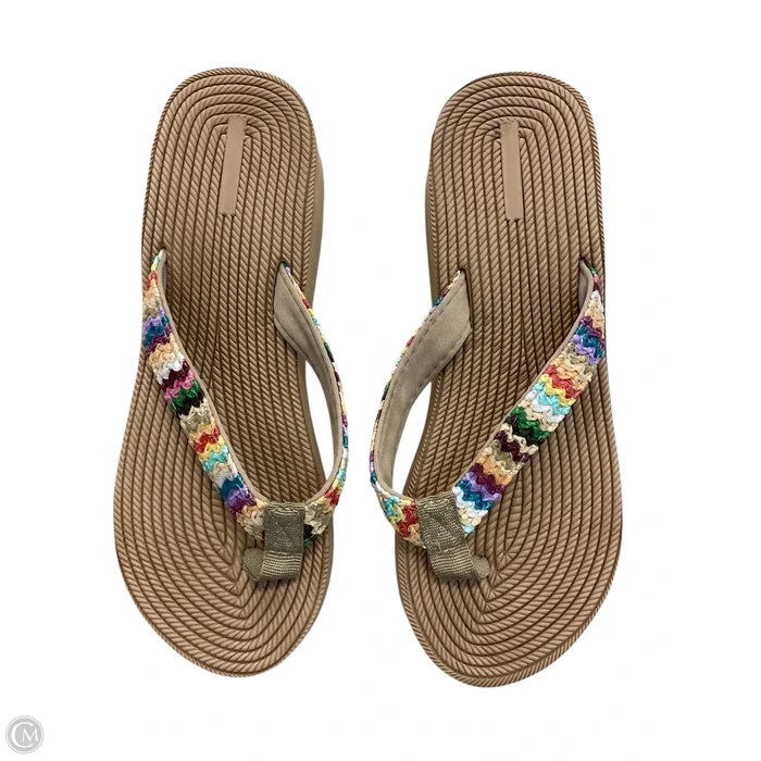 Sandals Flip Flops By Clothes Mentor In Striped Pattern, Size: 7.5