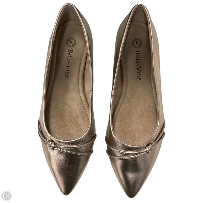 Shoes Flats By Clothes Mentor In Gold, Size: 8.5