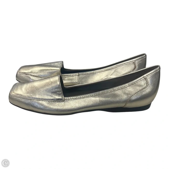 Shoes Flats By Clothes Mentor In Silver, Size: 9