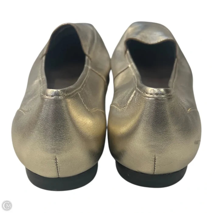 Shoes Flats By Clothes Mentor In Silver, Size: 9