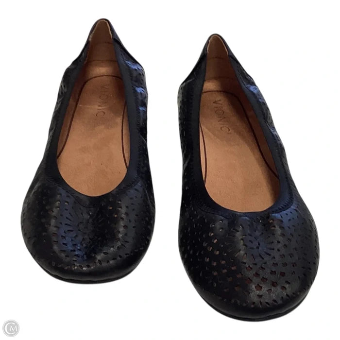 Shoes Flats By Vionic In Black, Size: 7.5