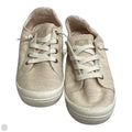 Shoes Sneakers By Roxy In Tan, Size: 8.5