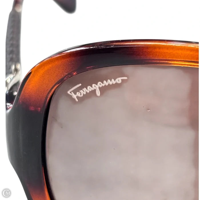 Sunglasses Luxury Designer By Ferragamo, Size: Medium